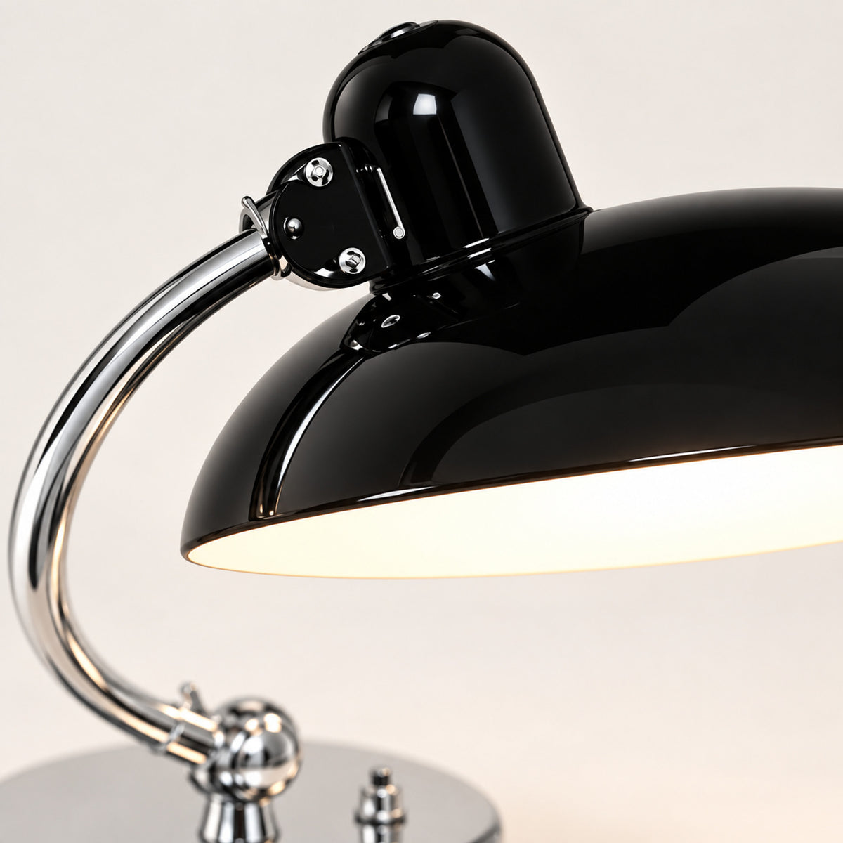 Adjustable Iron Dome Desk Lamp – E27 Socket, for Desks & Nightstands - detail