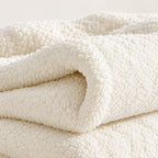 Double-Sided Sherpa Fleece Blanket – Reversible, Sofa & Bed Throw - detail